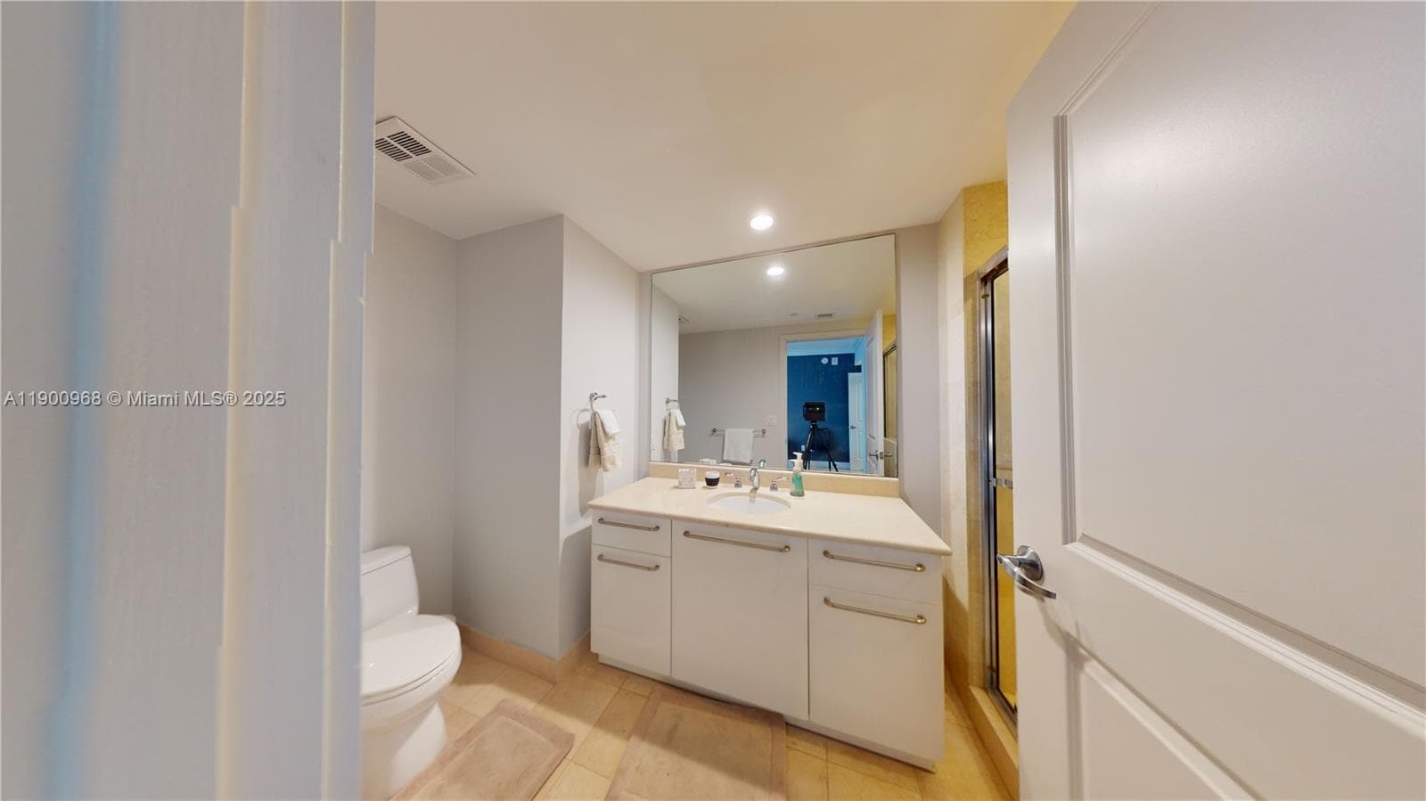 OCEAN PALMS CONDO · #1705 in Hollywood - Photo 26