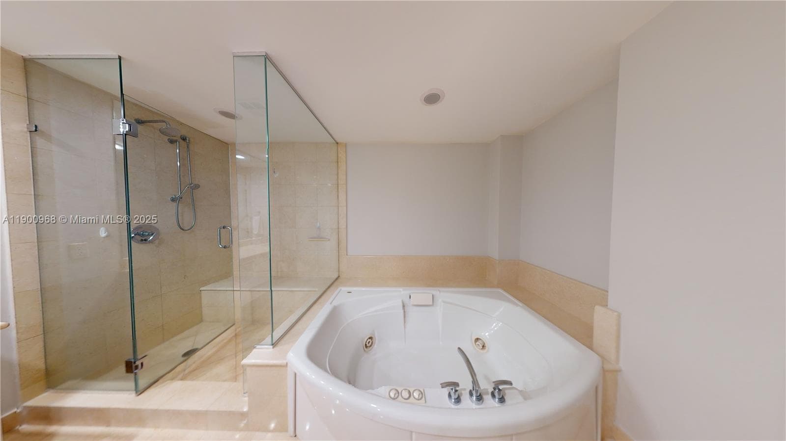 OCEAN PALMS CONDO · #1705 in Hollywood - Photo 25