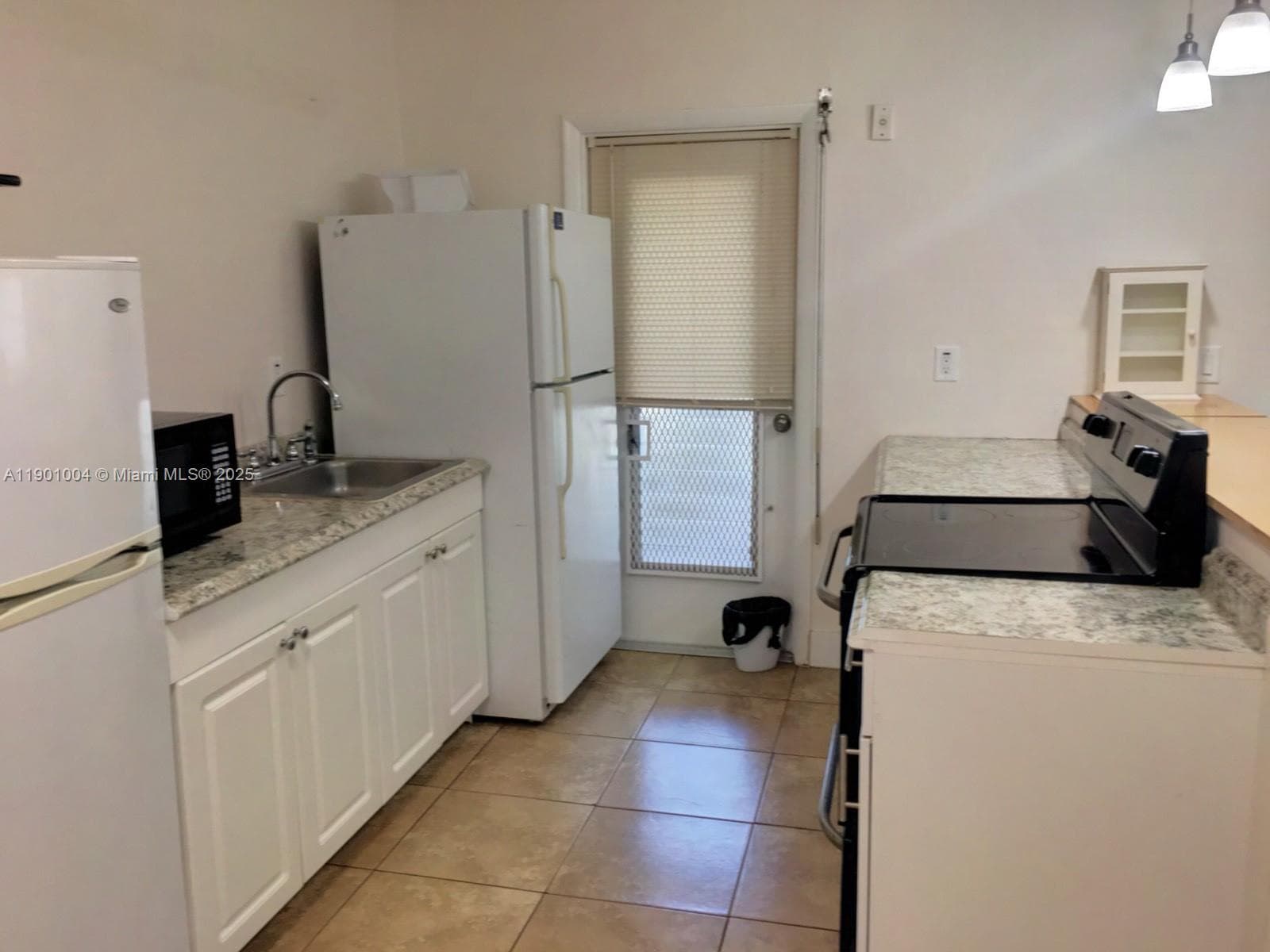 JACKSON ARMS APT CONDO · #104 in Hollywood - Photo 6