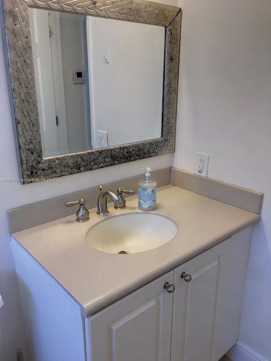 JACKSON ARMS APT CONDO · #104 in Hollywood - Photo 12