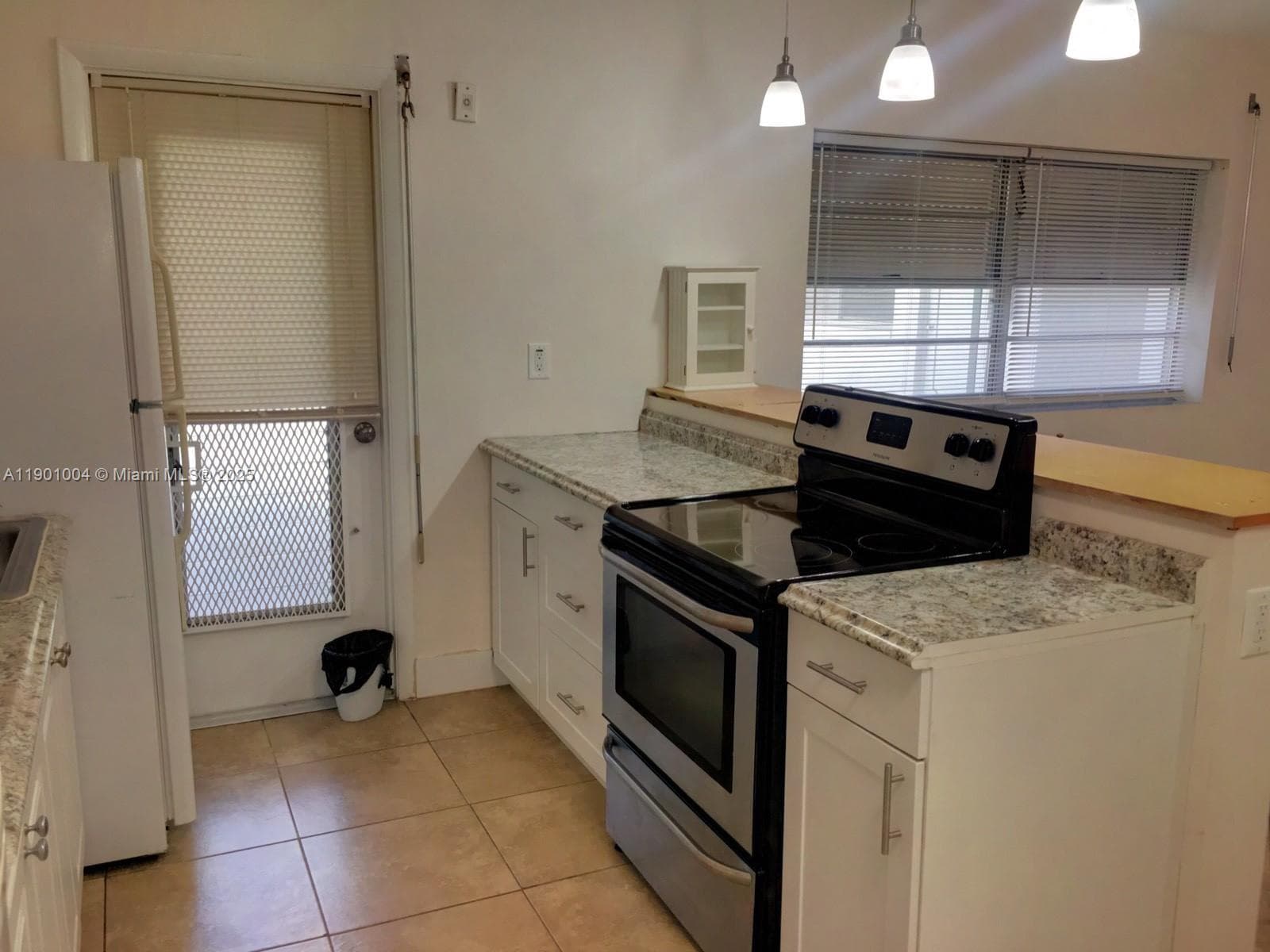 JACKSON ARMS APT CONDO · #104 in Hollywood - Photo 7