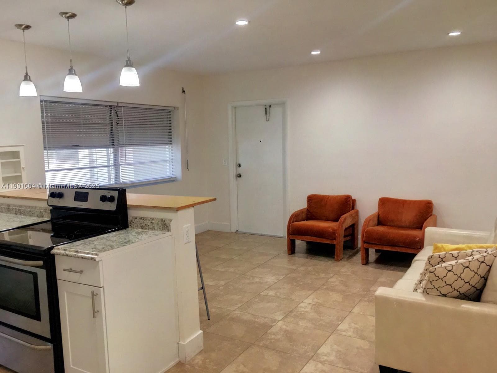 JACKSON ARMS APT CONDO · #104 in Hollywood - Photo 5