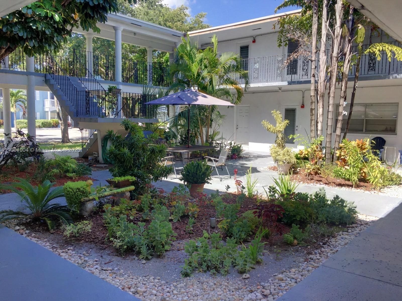 JACKSON ARMS APT CONDO · #104 in Hollywood - Photo 15