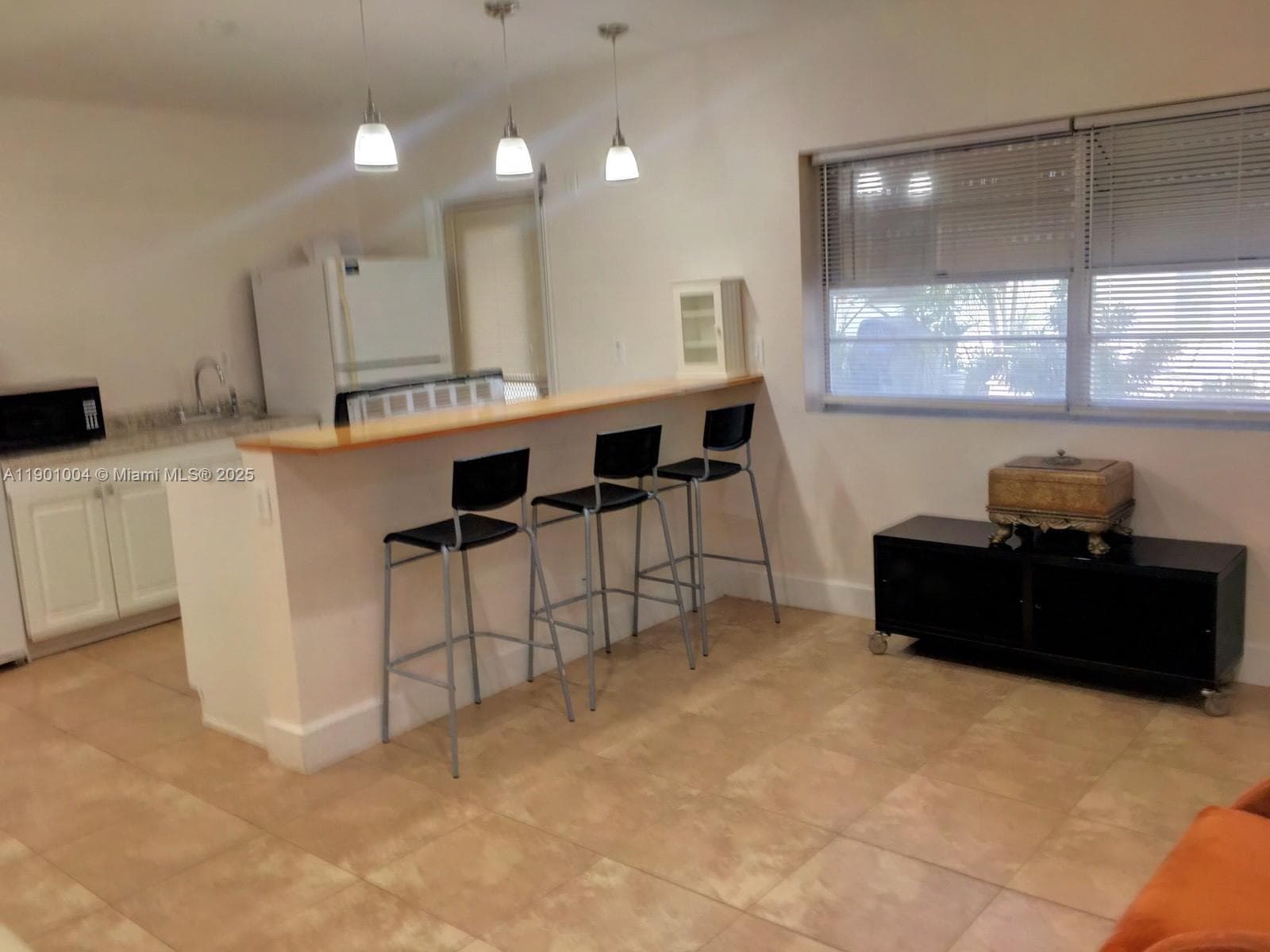 JACKSON ARMS APT CONDO · #104 in Hollywood - Photo 4