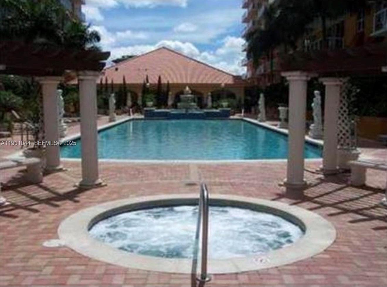 BLUE LAGOON CONDO · #PH-10 in Miami - Photo 3