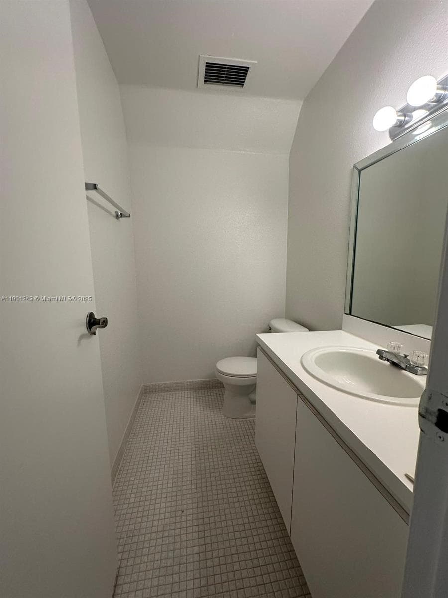 VENETIAN GARDENS AT COUNT · #E210 in Hialeah - Photo 9