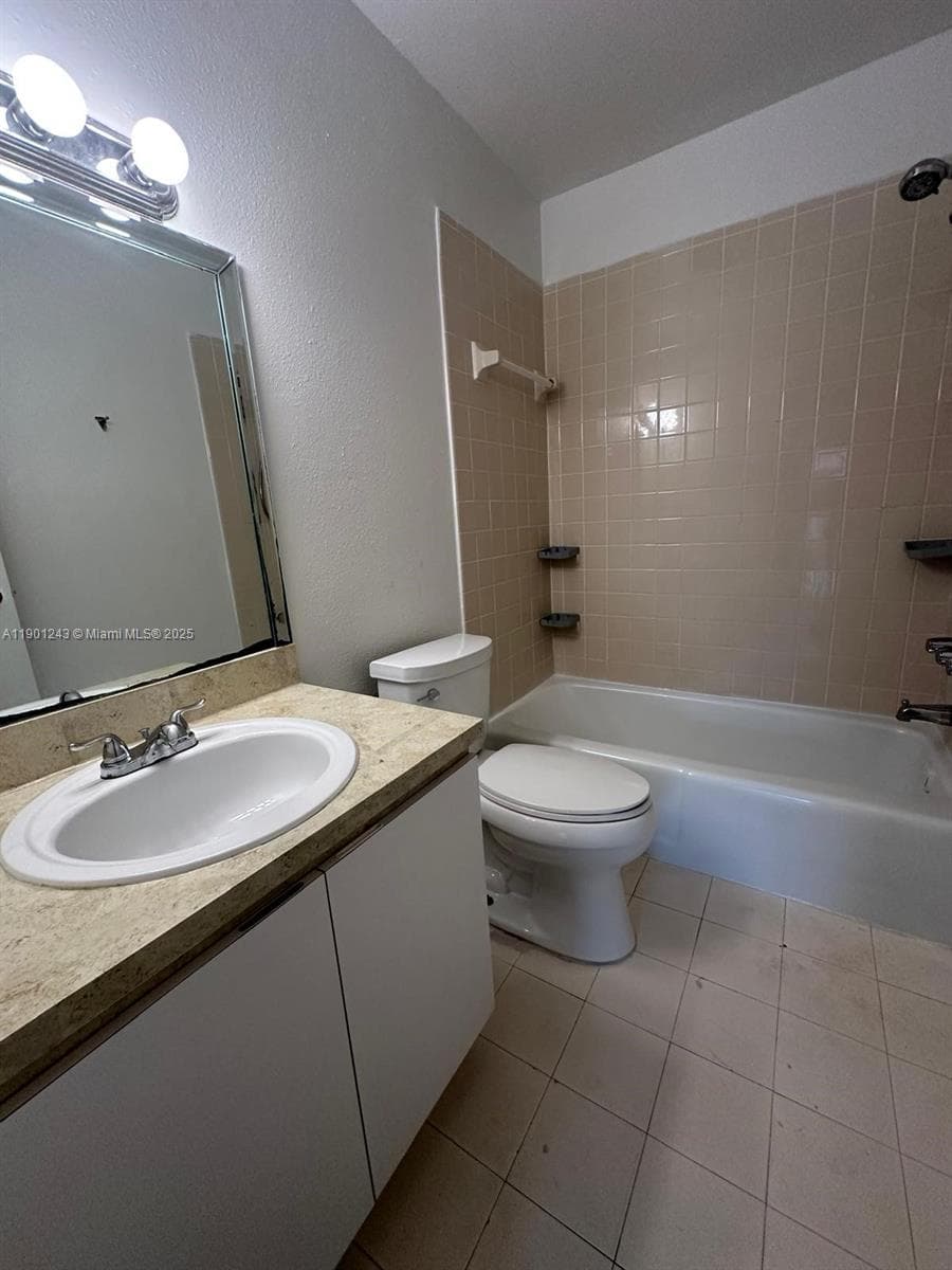 VENETIAN GARDENS AT COUNT · #E210 in Hialeah - Photo 8