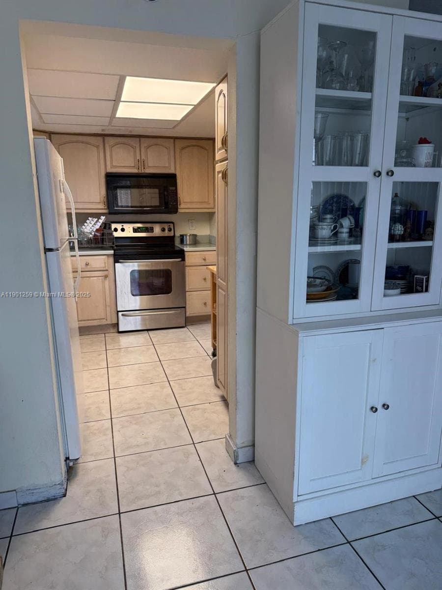 Sutton House · #9 in North Miami - Photo 5