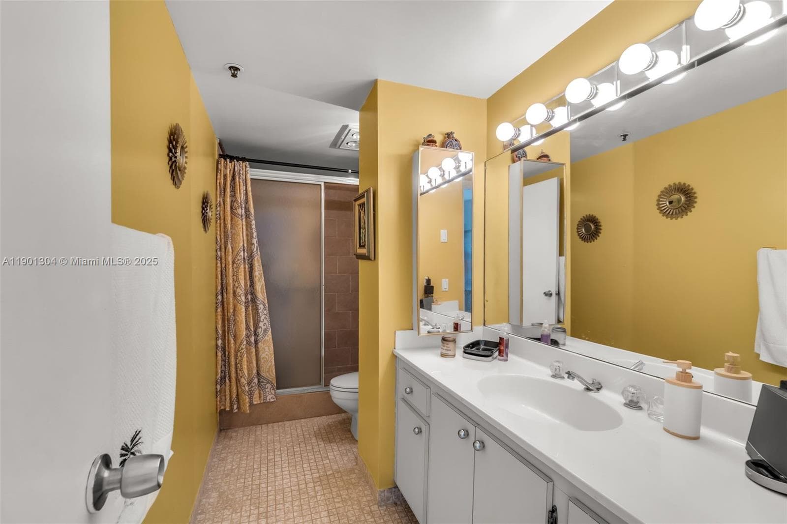 Hillcrest East · #812 in Hollywood - Photo 12