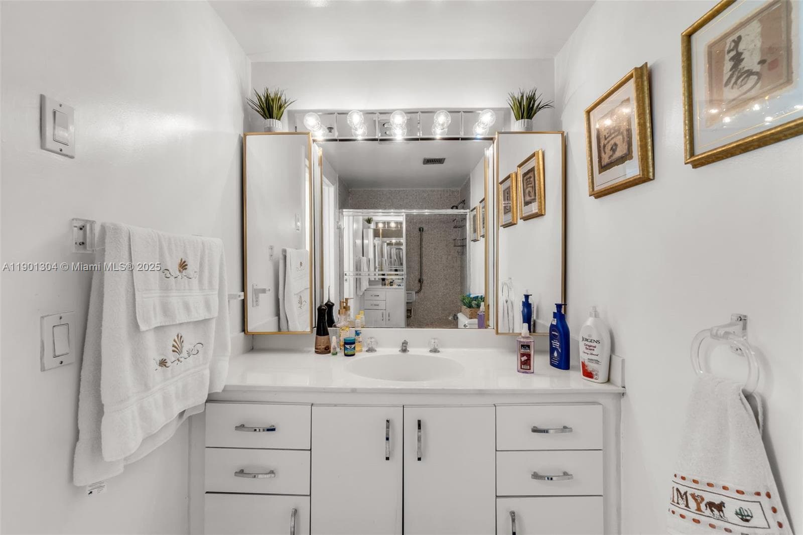 Hillcrest East · #812 in Hollywood - Photo 18