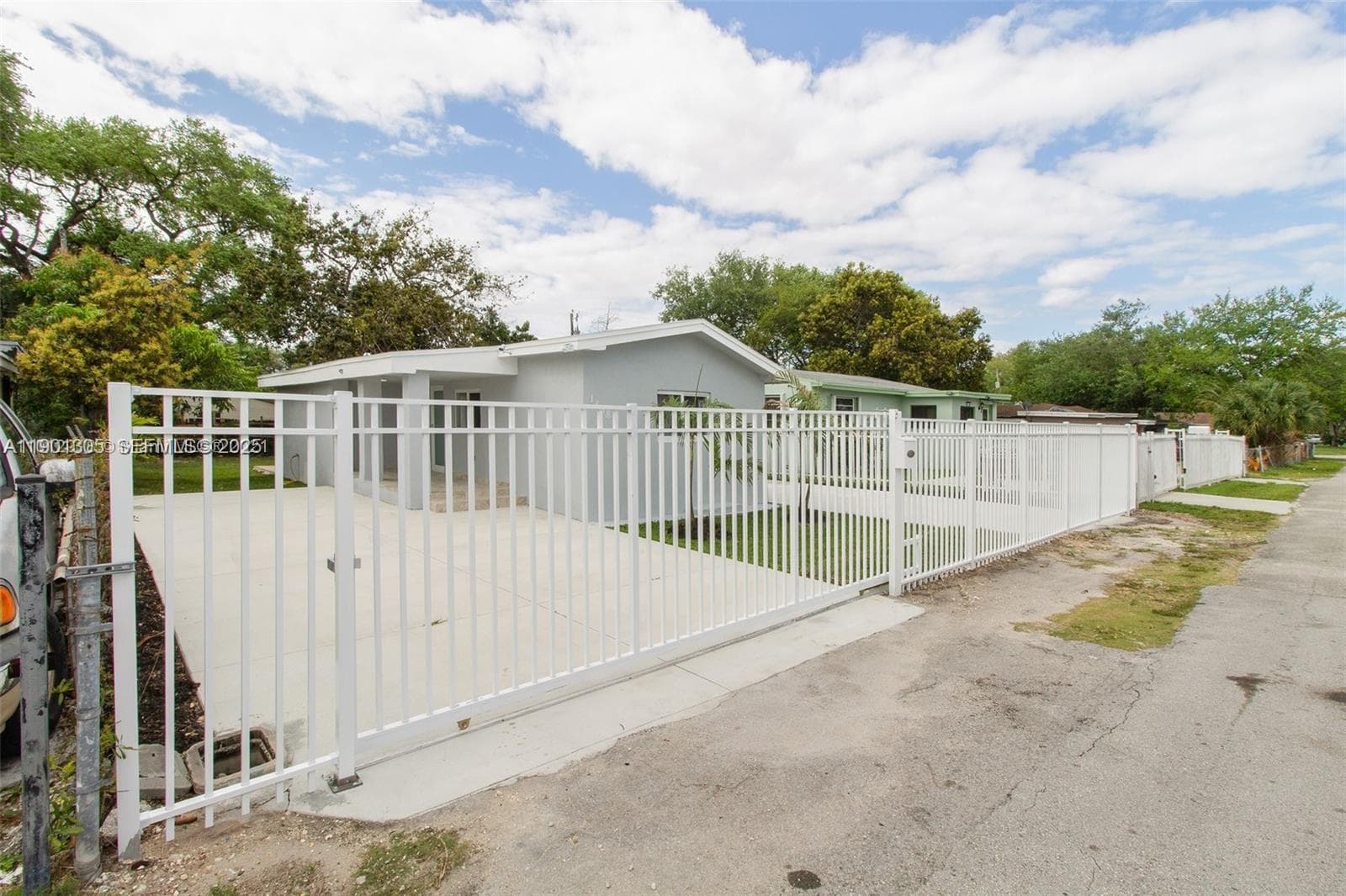 1858 NW 115th St photo 1