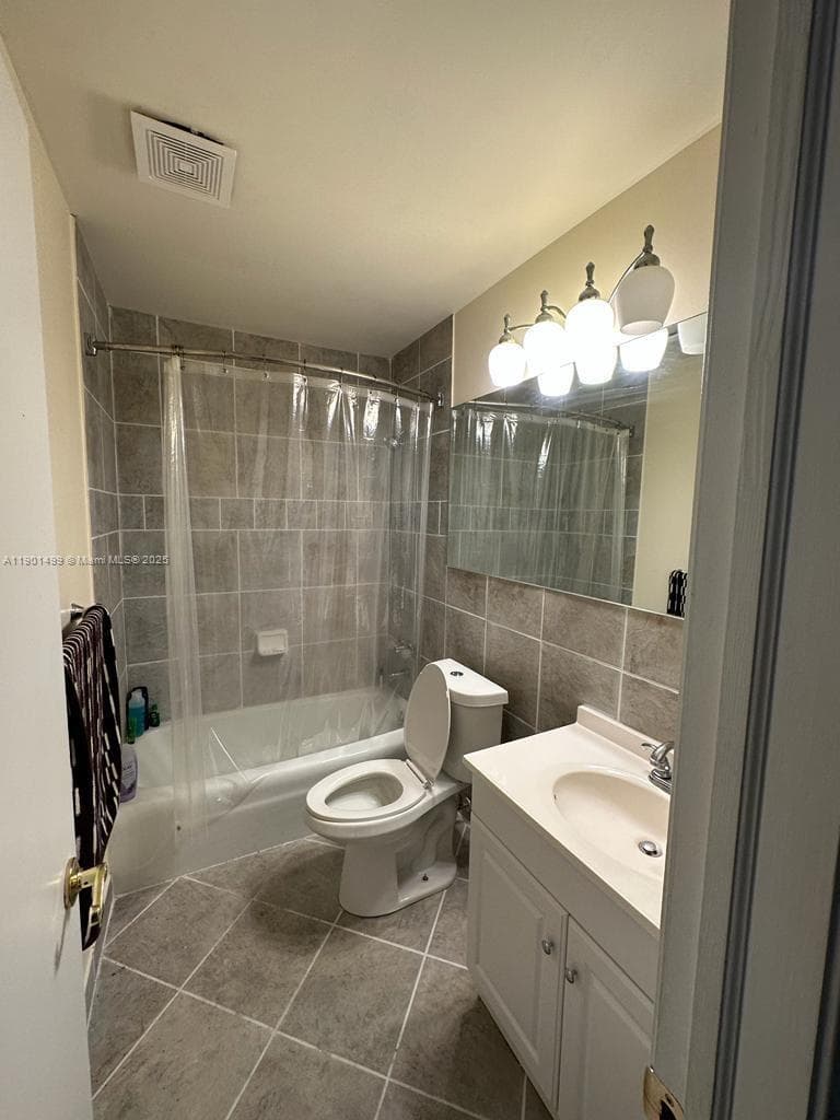 IMPERIAL POINT COLONNADES · #2322 in Fort Lauderdale - Photo 8