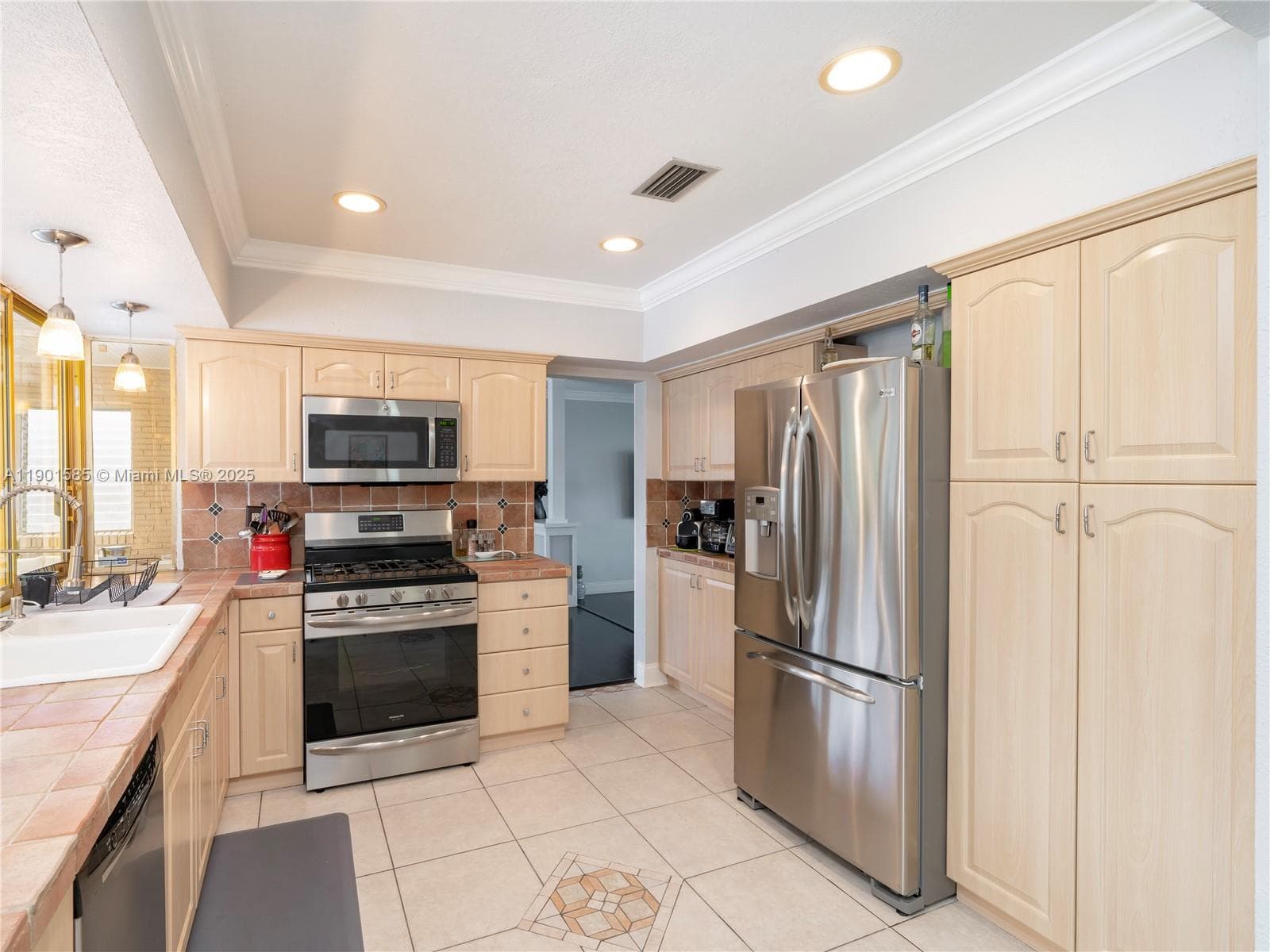 5124 Mckinley St photo 4