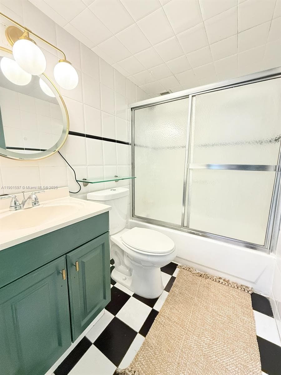 CARLYLE PLAZA CONDO · #205 in Miami Beach - Photo 7