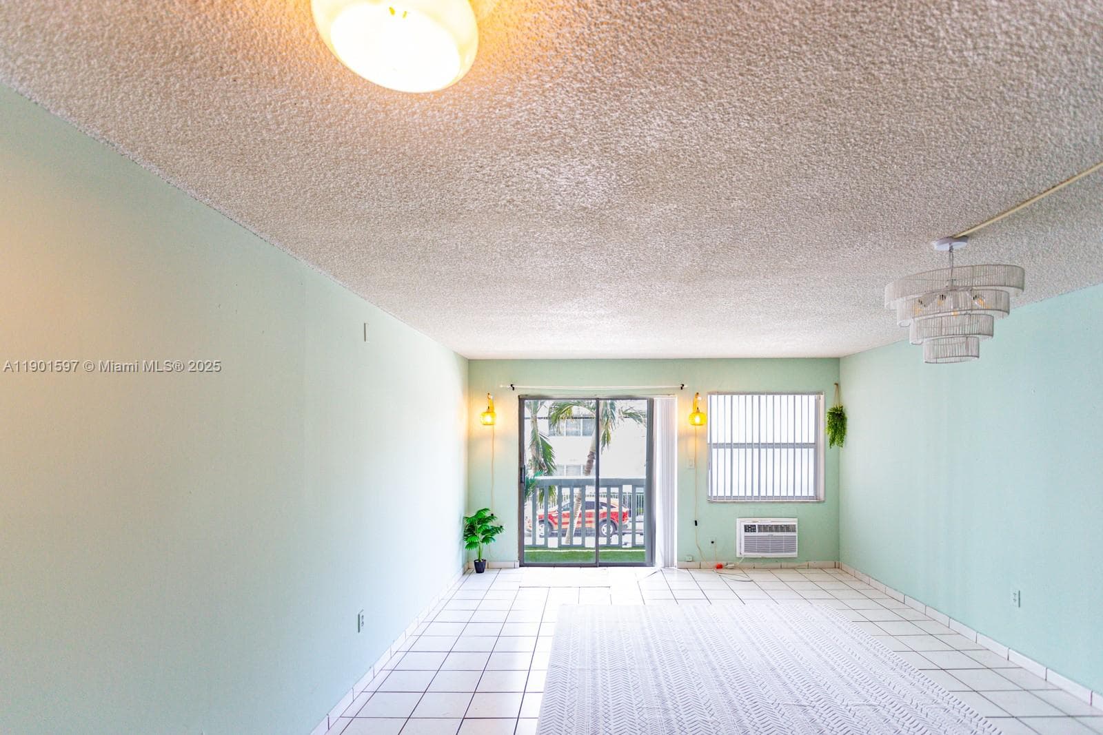 CARLYLE PLAZA CONDO · #205 in Miami Beach - Photo 10