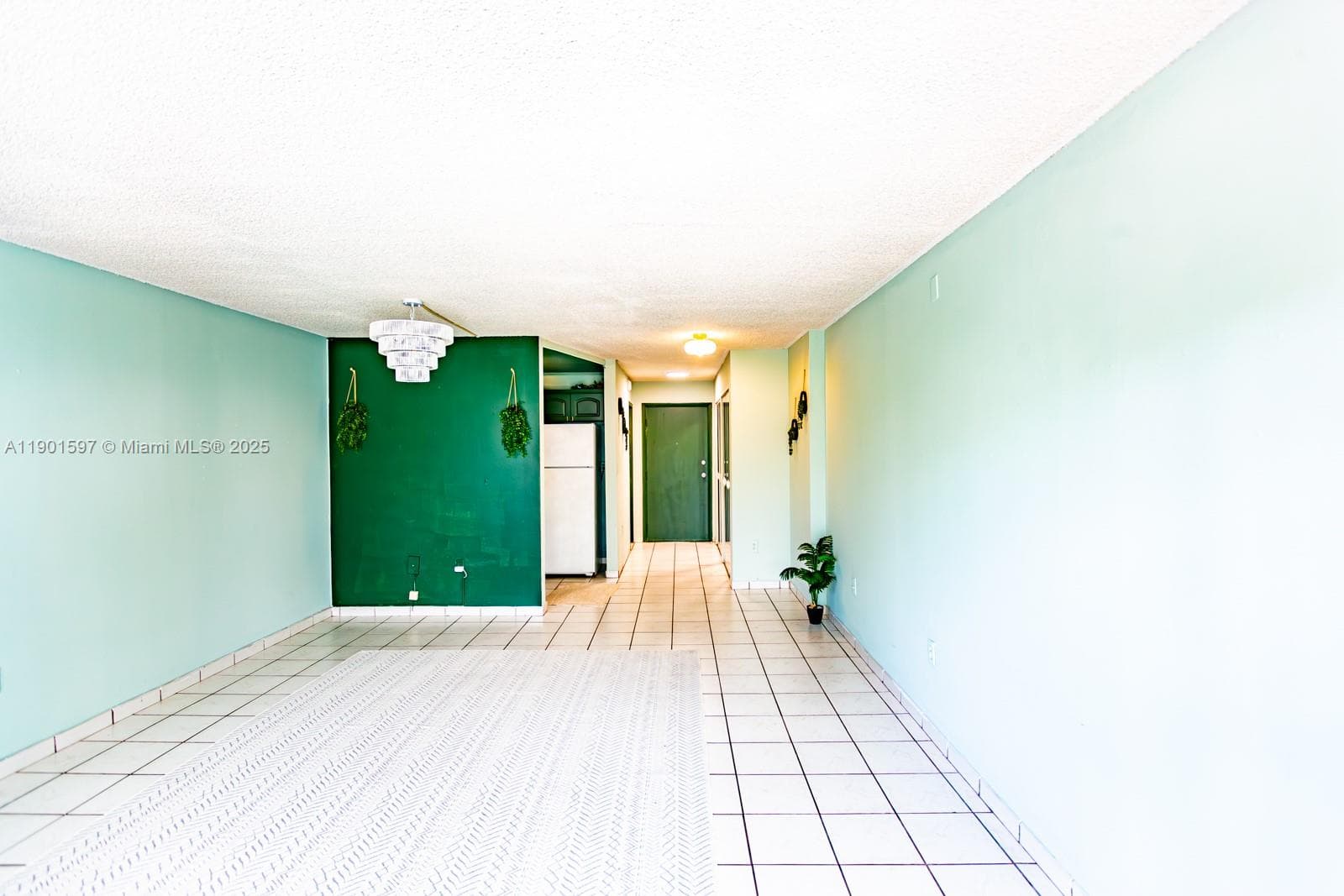CARLYLE PLAZA CONDO · #205 in Miami Beach - Photo 4