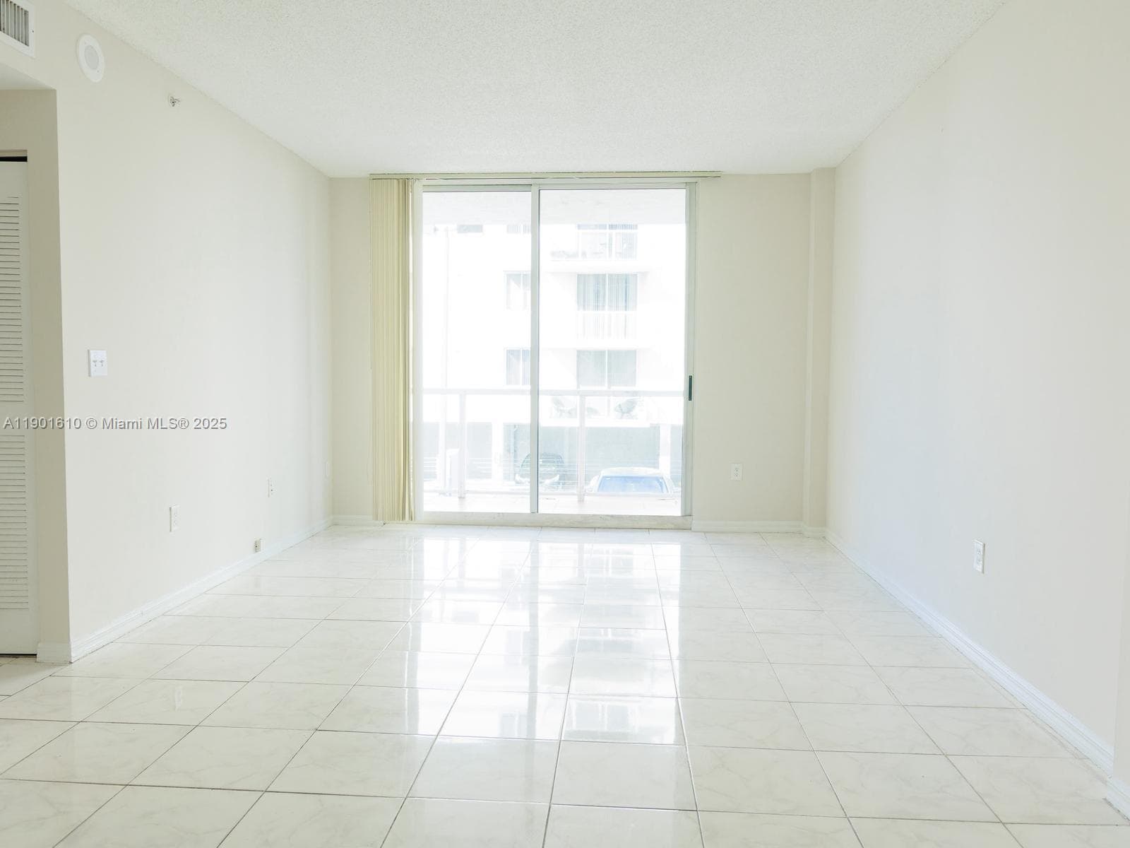 BLUE LAGOON CONDO · #710 in Miami - Photo 3