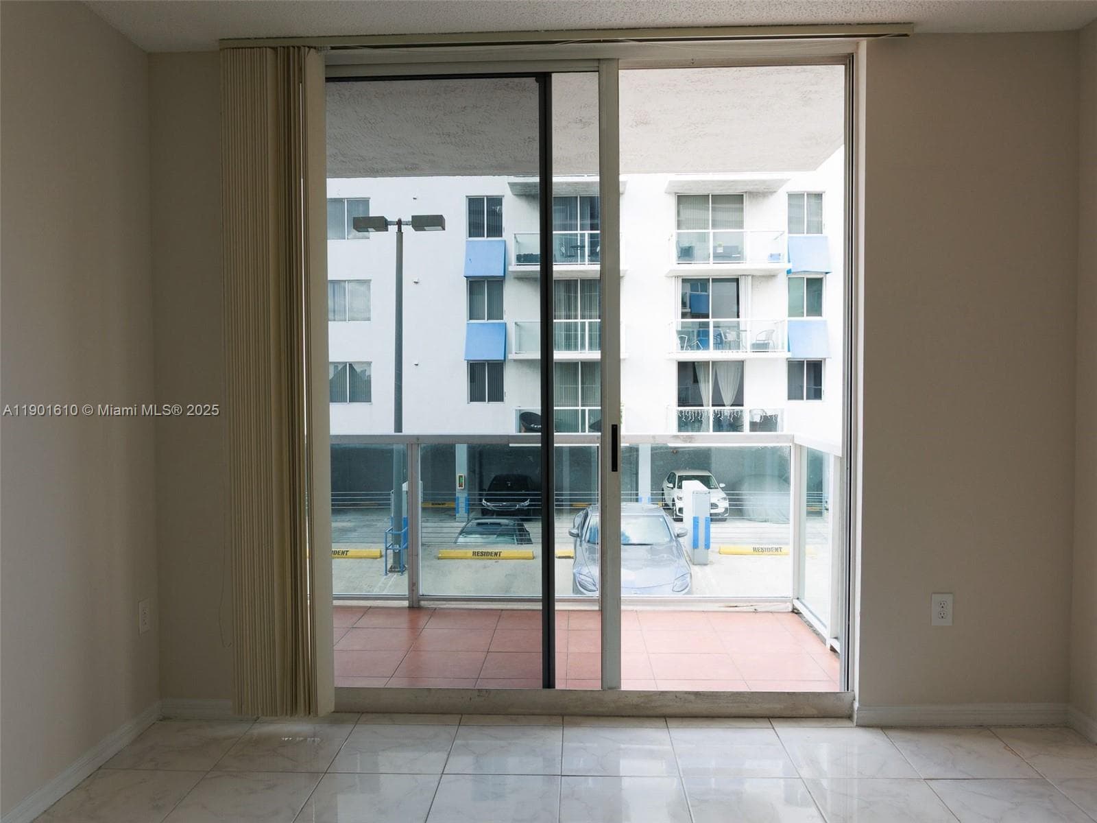 BLUE LAGOON CONDO · #710 in Miami - Photo 5