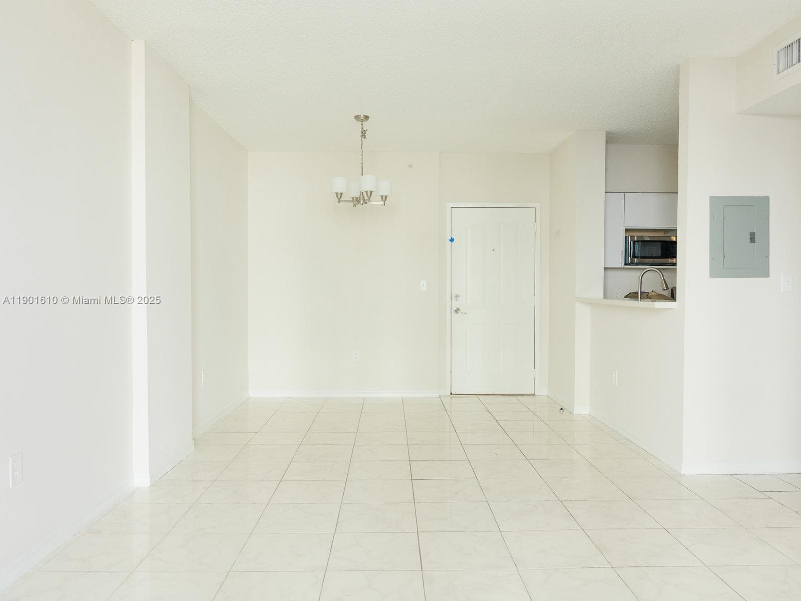 BLUE LAGOON CONDO · #710 in Miami - Photo 10