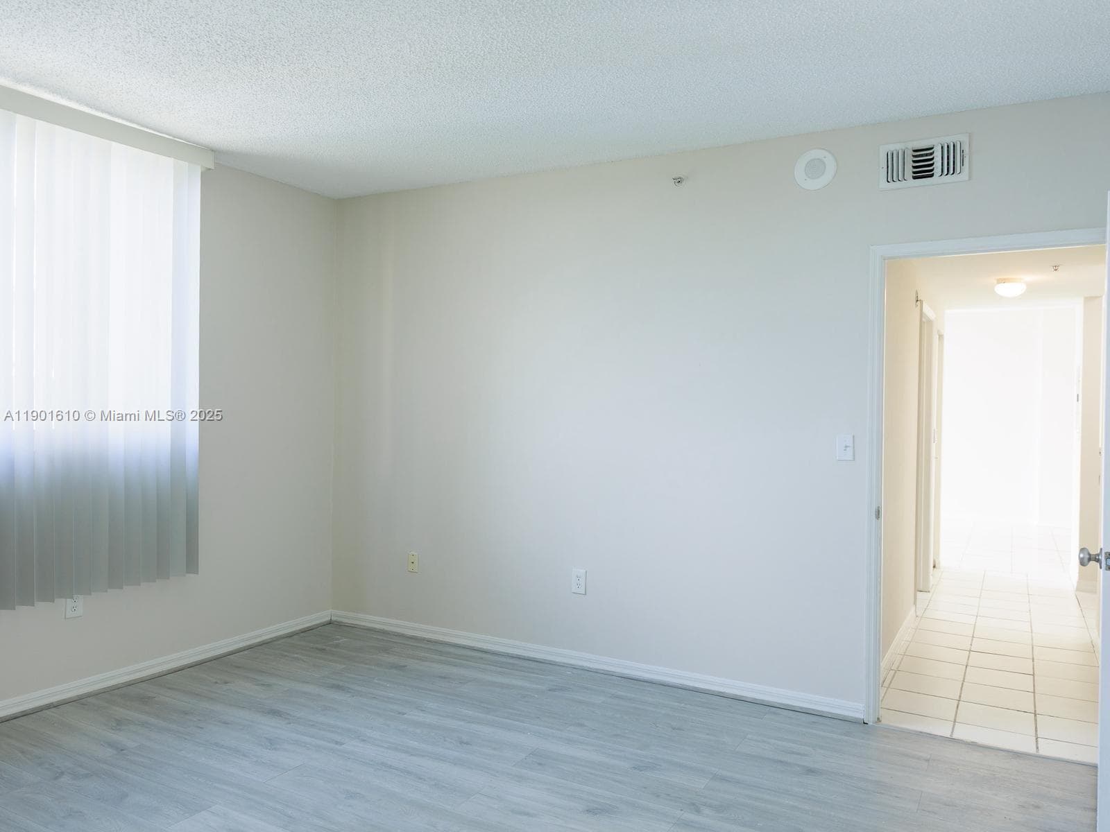 BLUE LAGOON CONDO · #710 in Miami - Photo 14