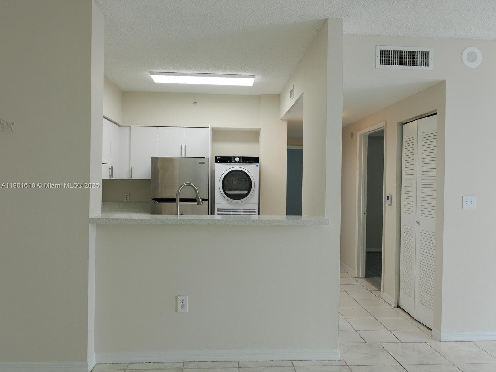 BLUE LAGOON CONDO · #710 in Miami - Photo 11