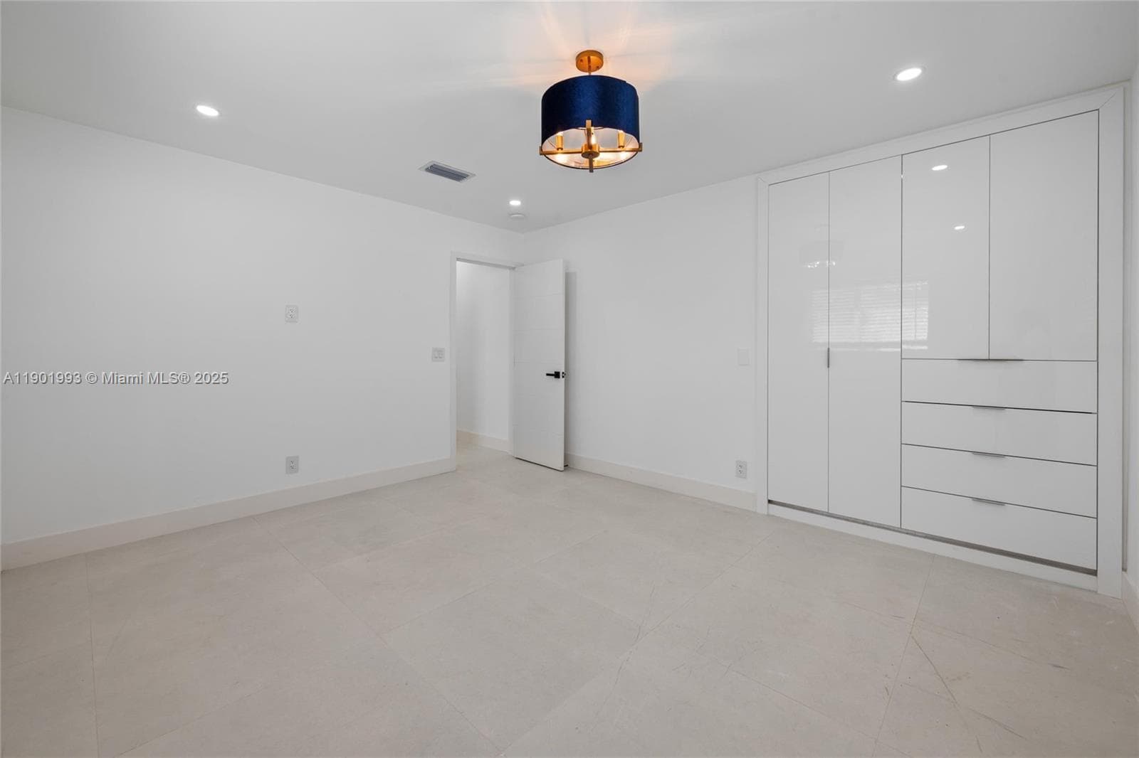 5512 Grant St photo 23