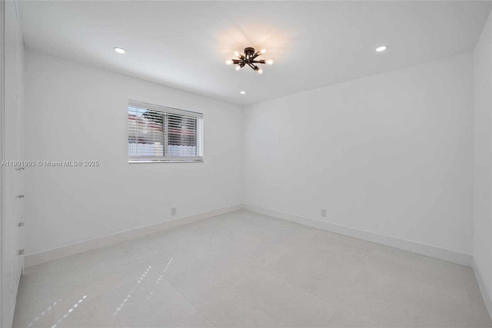 5512 Grant St photo 19