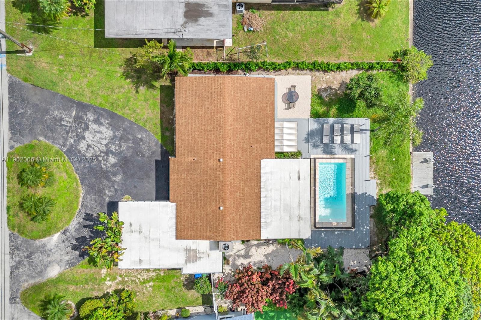 1040 NW 30th Ct photo 57