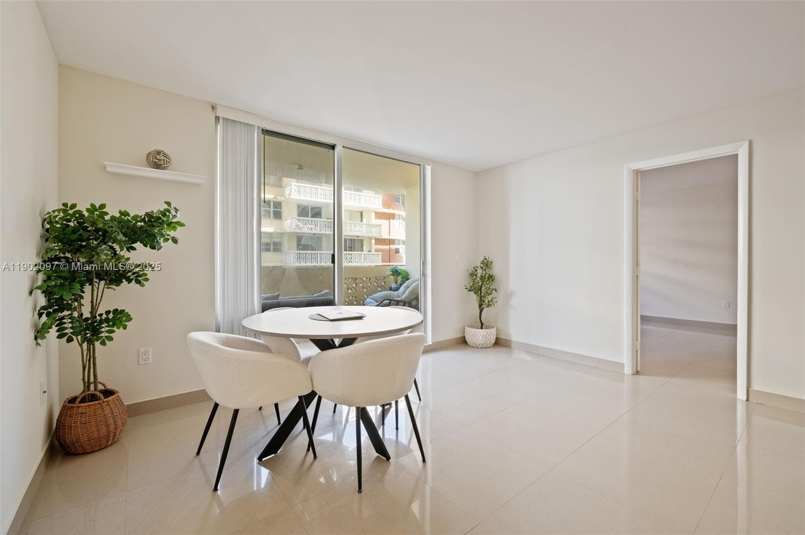 Plaza Tower North · #809 in Hallandale Beach - Photo 10