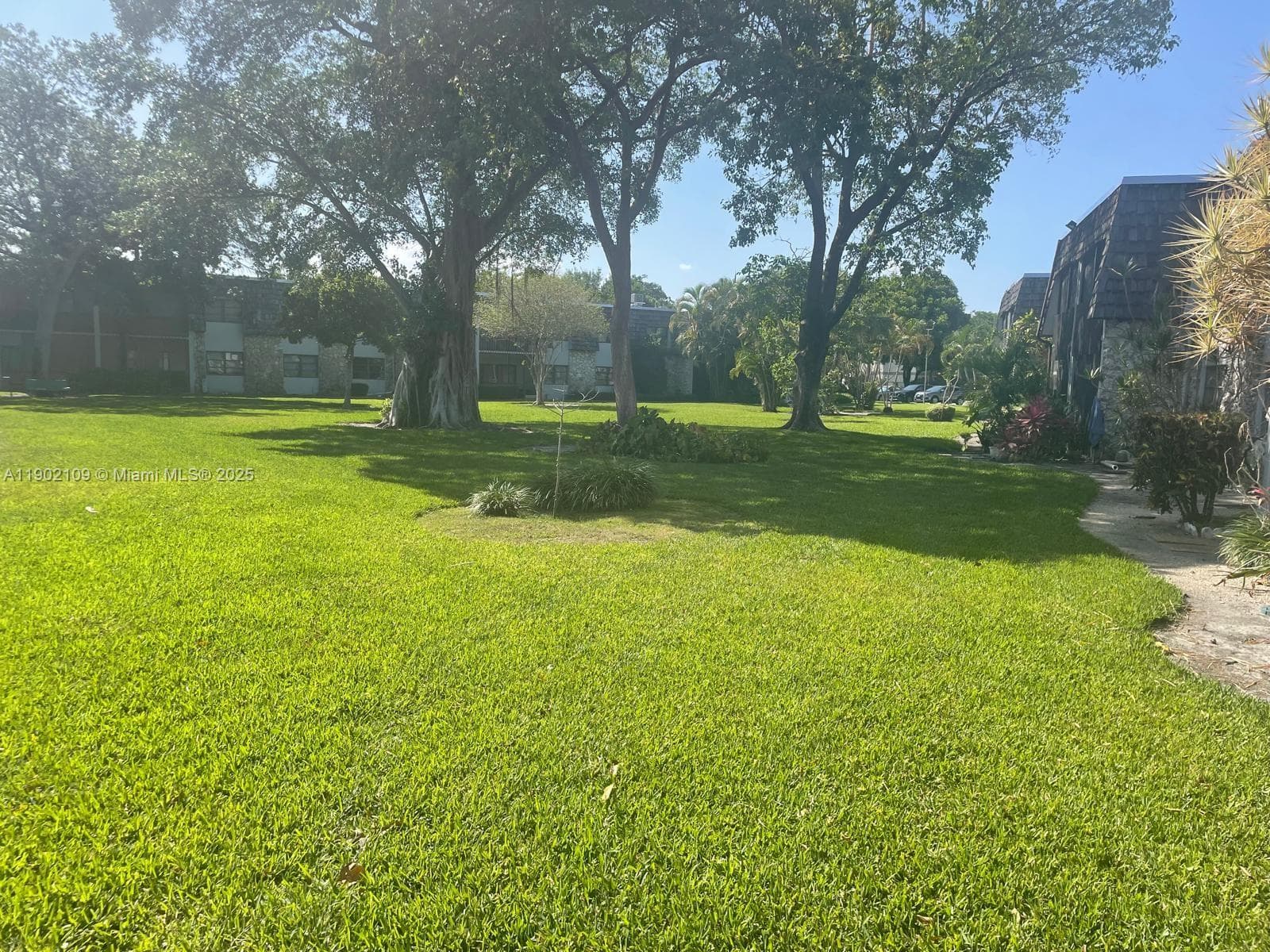 OAKLAND SHORES CONDOMINIU · #B204 in Oakland Park - Photo 24