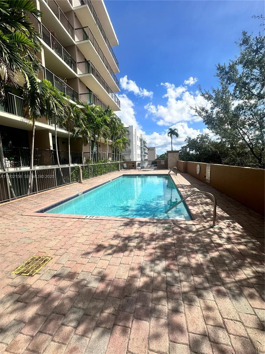 CORAL POINTE CONDO · #806 in Miami - Photo 27