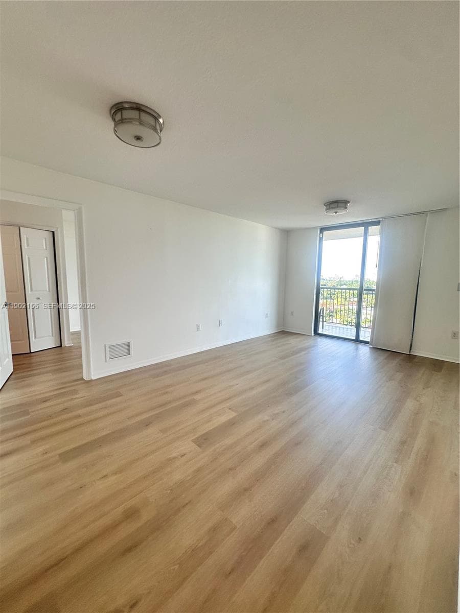 CORAL POINTE CONDO · #806 in Miami - Photo 7