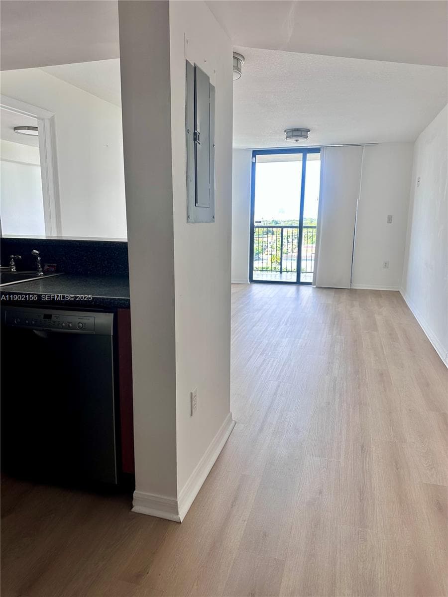 CORAL POINTE CONDO · #806 in Miami - Photo 4
