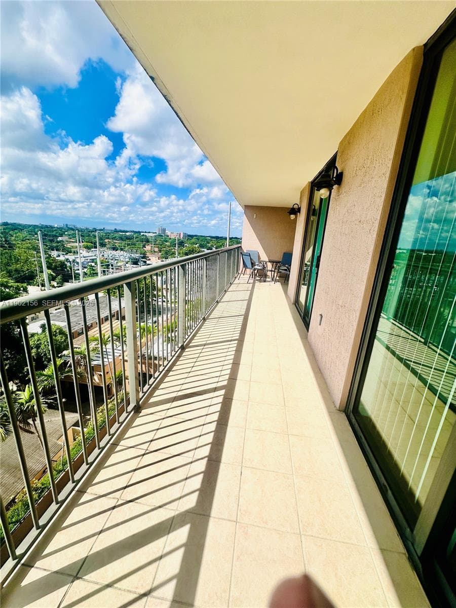 CORAL POINTE CONDO · #806 in Miami - Photo 21