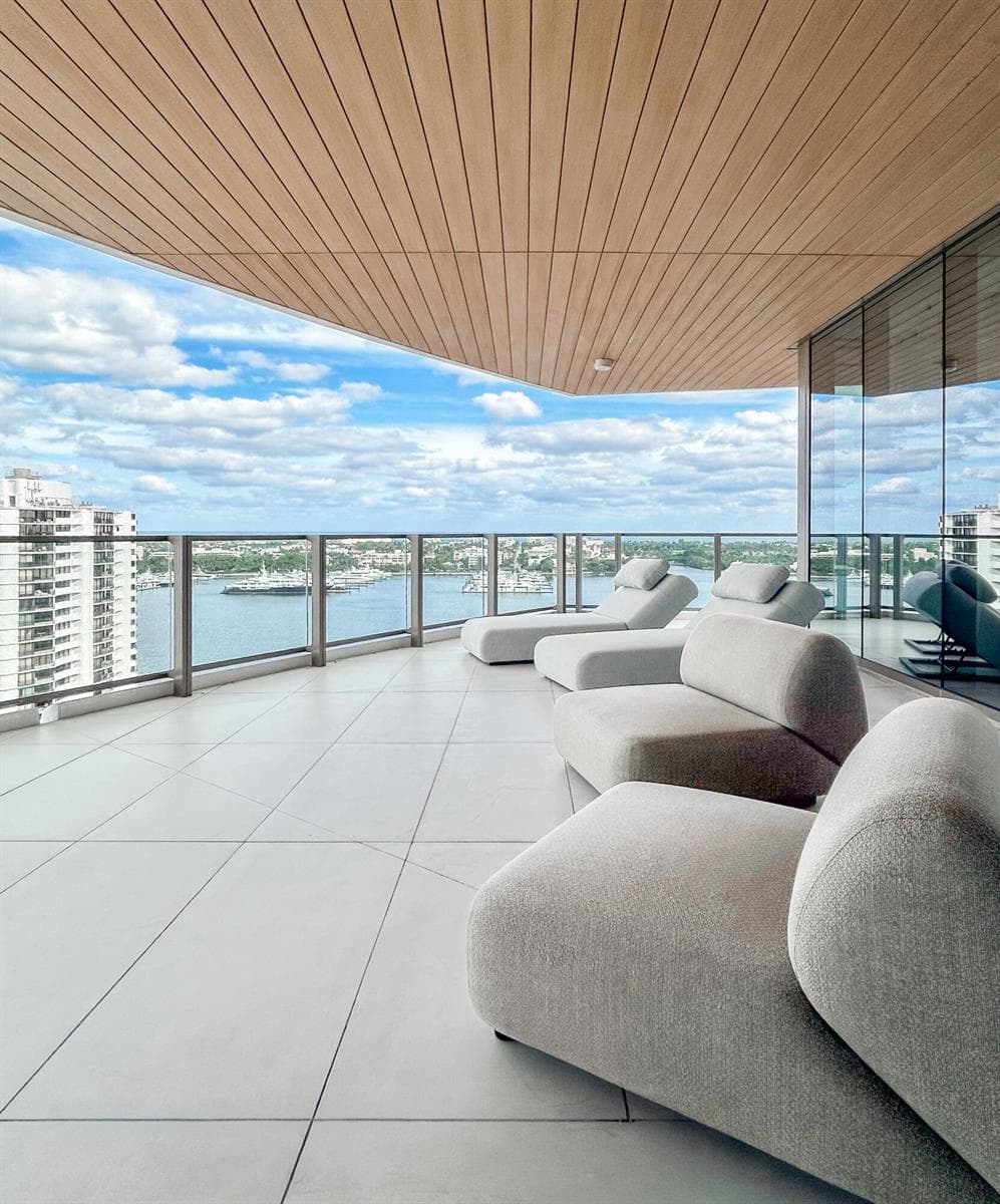 Wrap Around Terrace