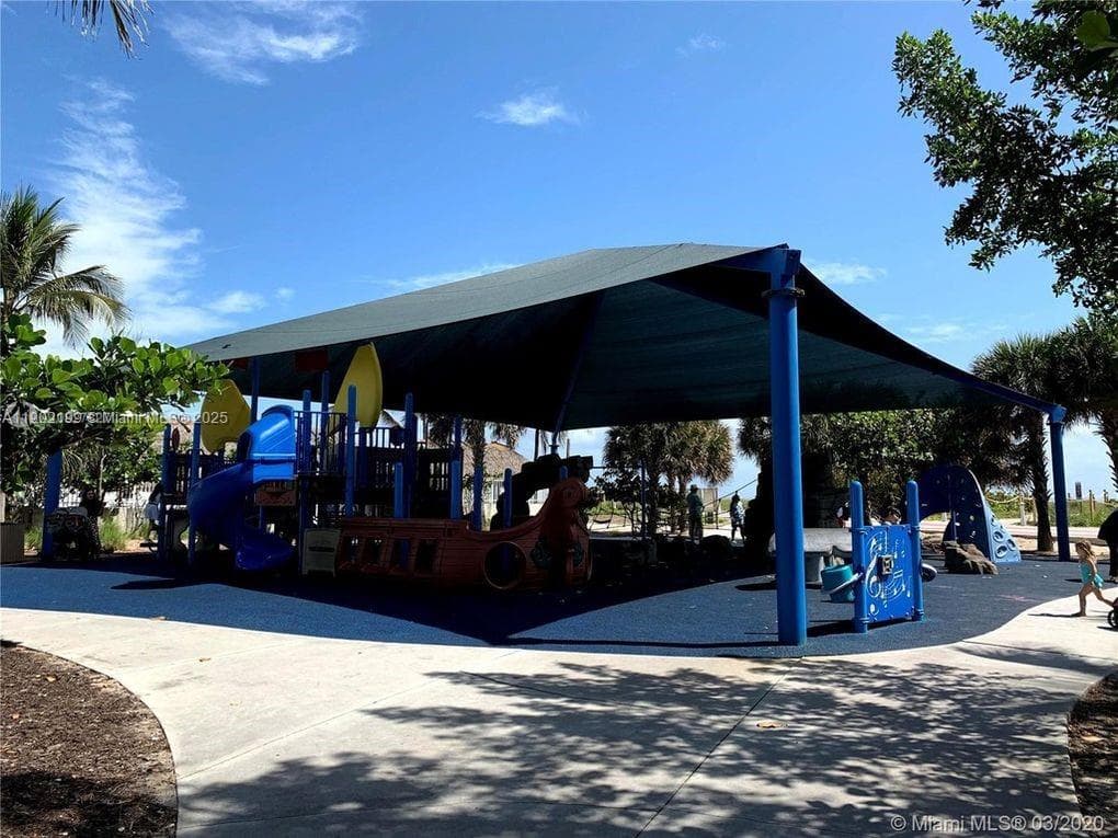 THE CARRIAGE HOUSE CONDO · #131 in Miami Beach - Photo 33