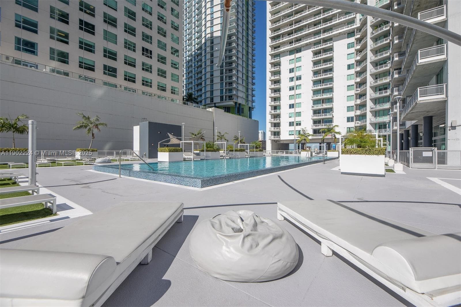 NEO VERTIKA CONDO · #1215 in Miami - Photo 40
