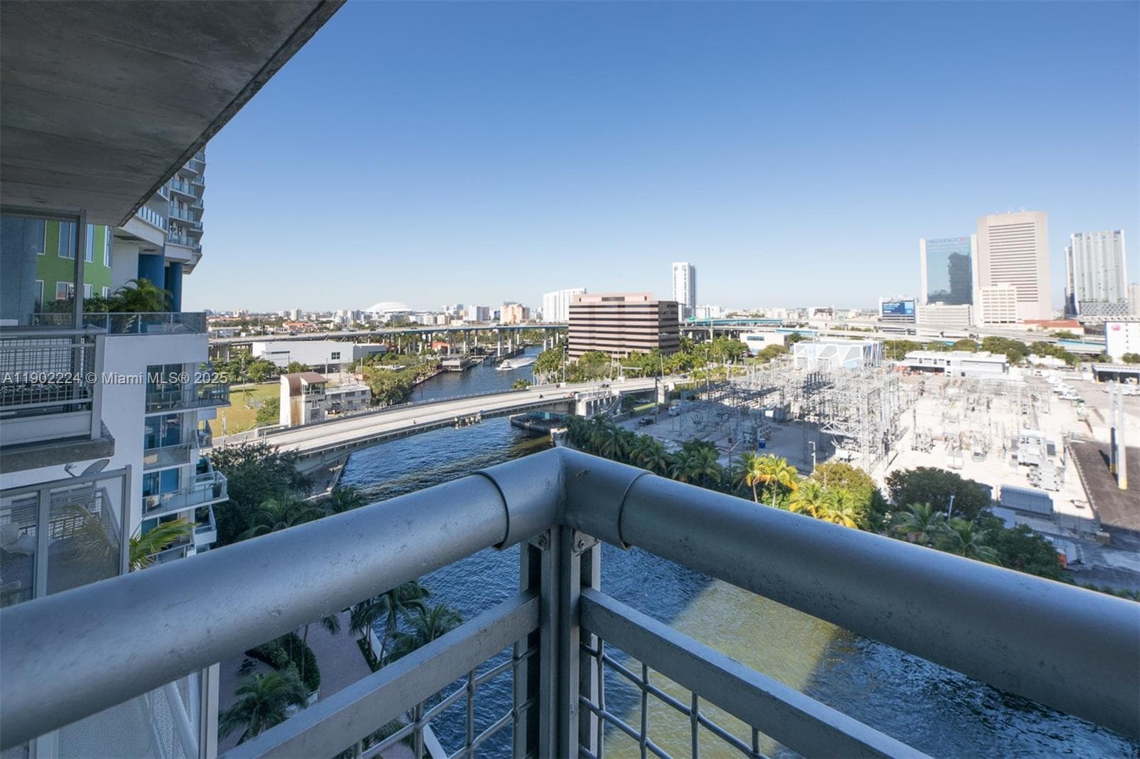 NEO VERTIKA CONDO · #1215 in Miami - Photo 31
