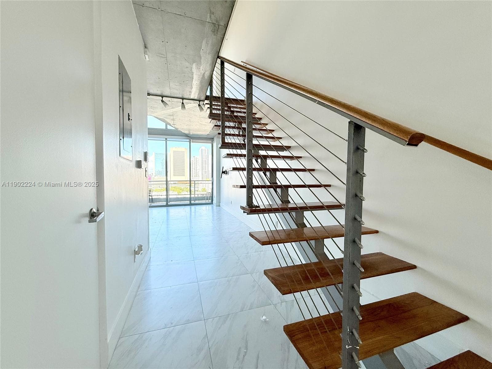 NEO VERTIKA CONDO · #1215 in Miami - Photo 4