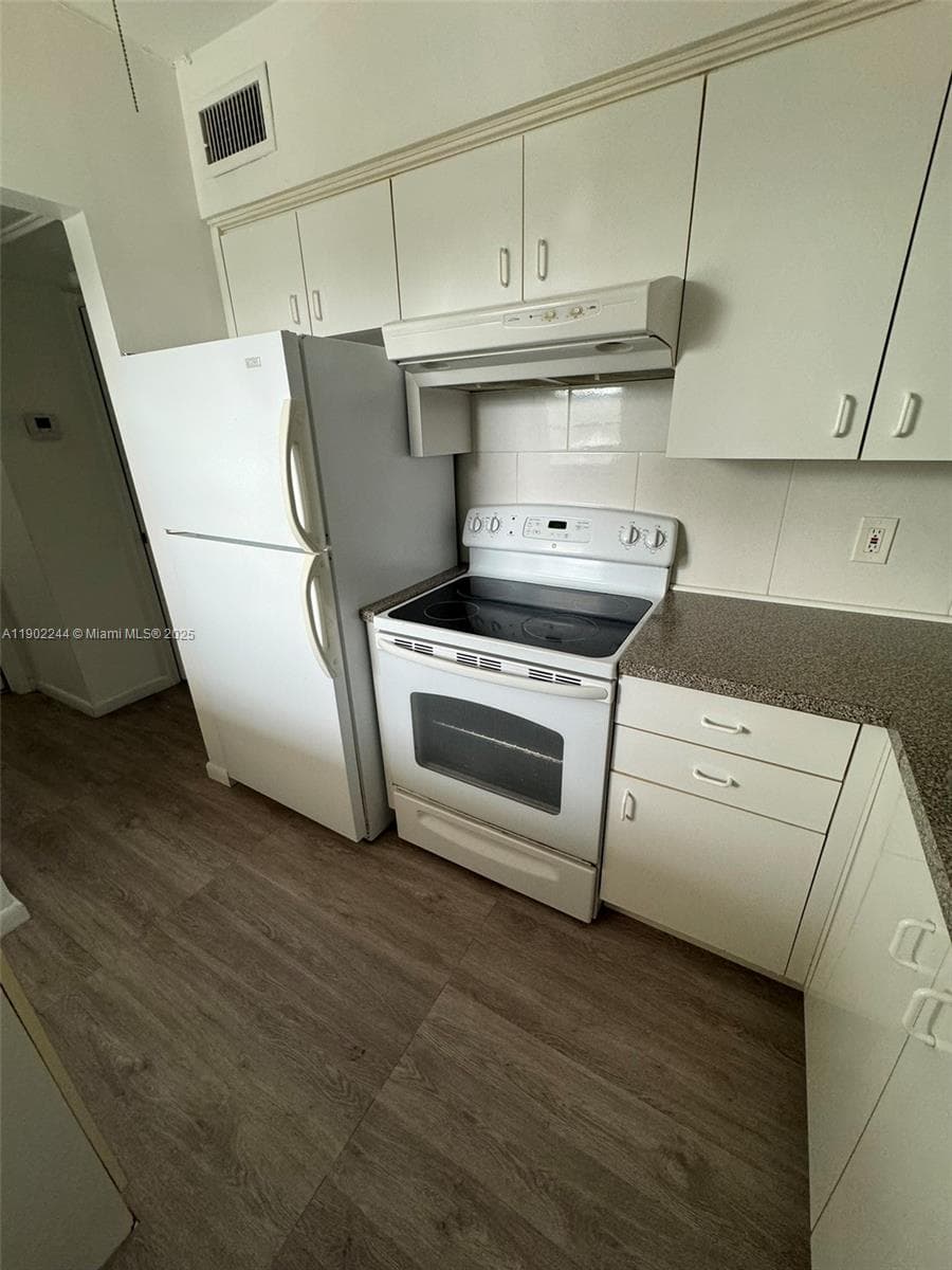 Biscayne Lake Gardens · #D329 in Aventura - Photo 26