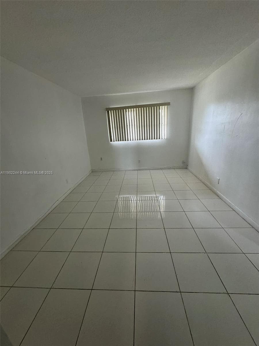 Biscayne Lake Gardens · #D329 in Aventura - Photo 36