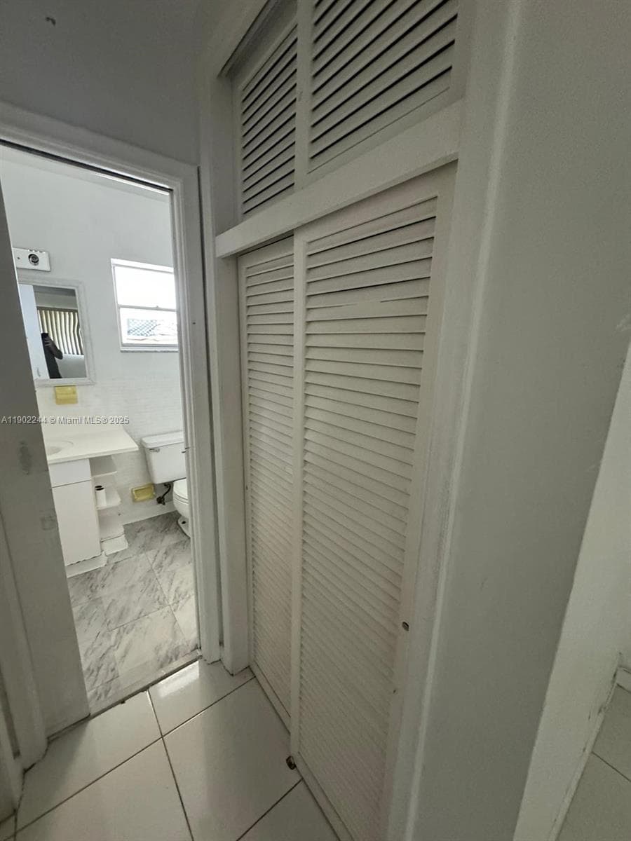 Biscayne Lake Gardens · #D329 in Aventura - Photo 1