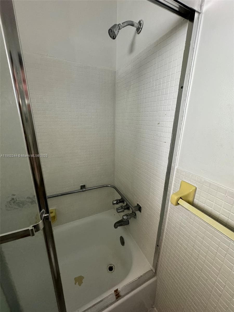Biscayne Lake Gardens · #D329 in Aventura - Photo 30