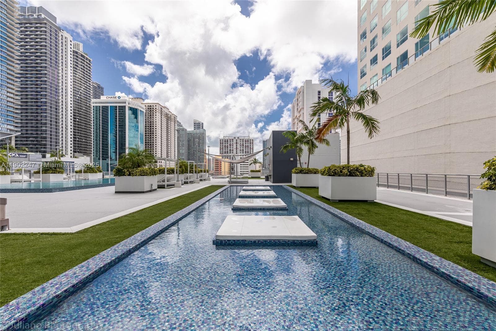 NEO VERTIKA CONDO · #PHI17 in Miami - Photo 36