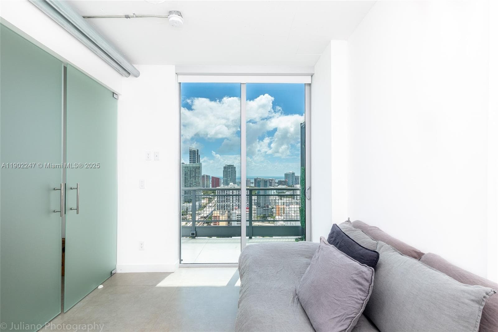 NEO VERTIKA CONDO · #PHI17 in Miami - Photo 10
