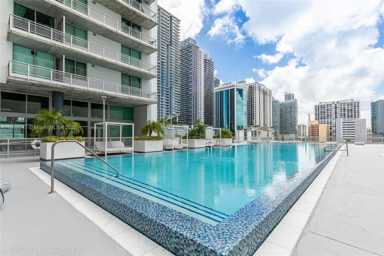 NEO VERTIKA CONDO · #PHI17 in Miami - Photo 37