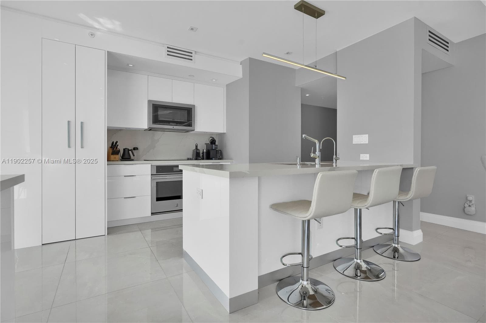 LA TOUR CONDO · #2101 in Miami Beach - Photo 12