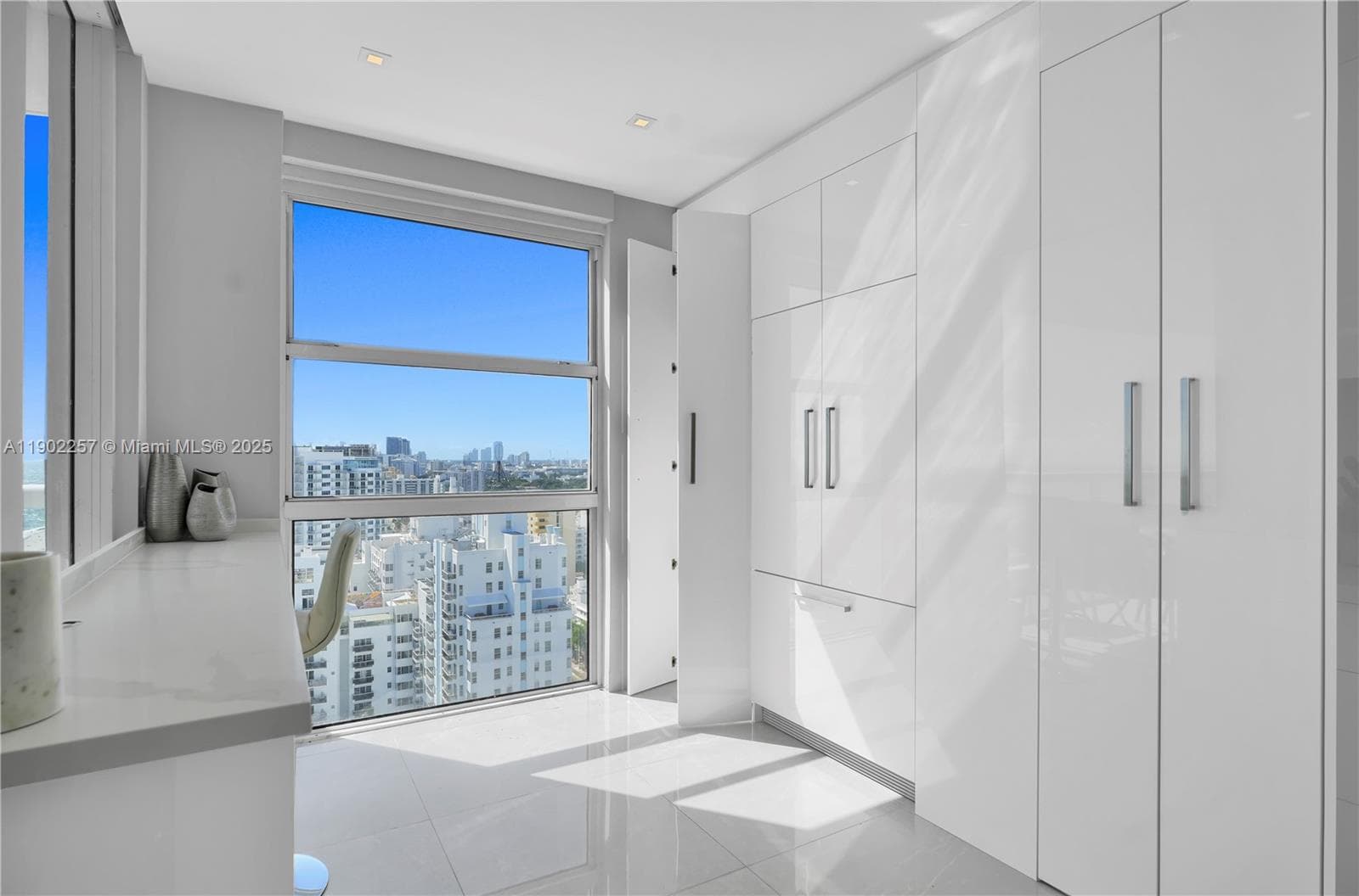 LA TOUR CONDO · #2101 in Miami Beach - Photo 7