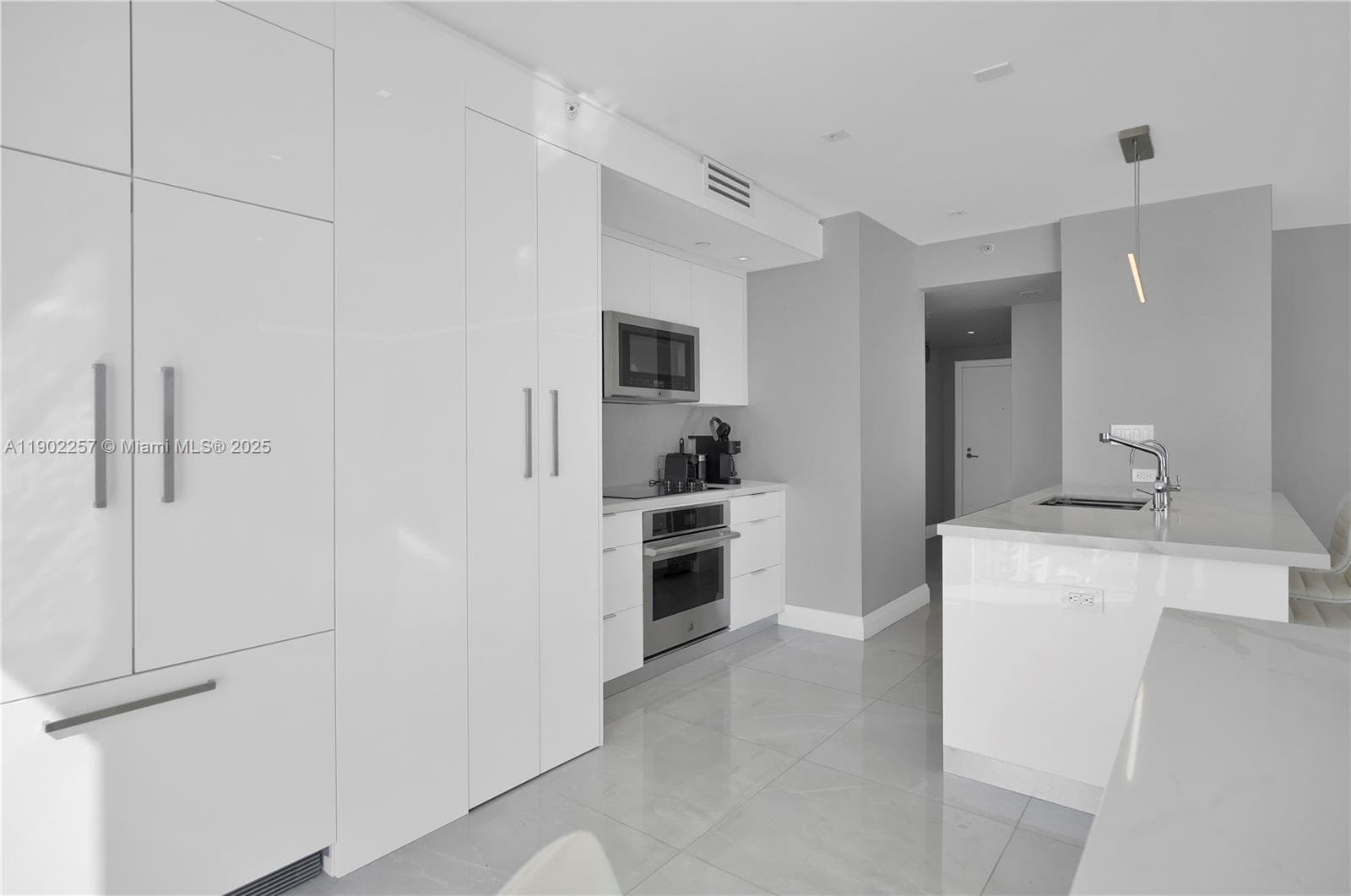 LA TOUR CONDO · #2101 in Miami Beach - Photo 9