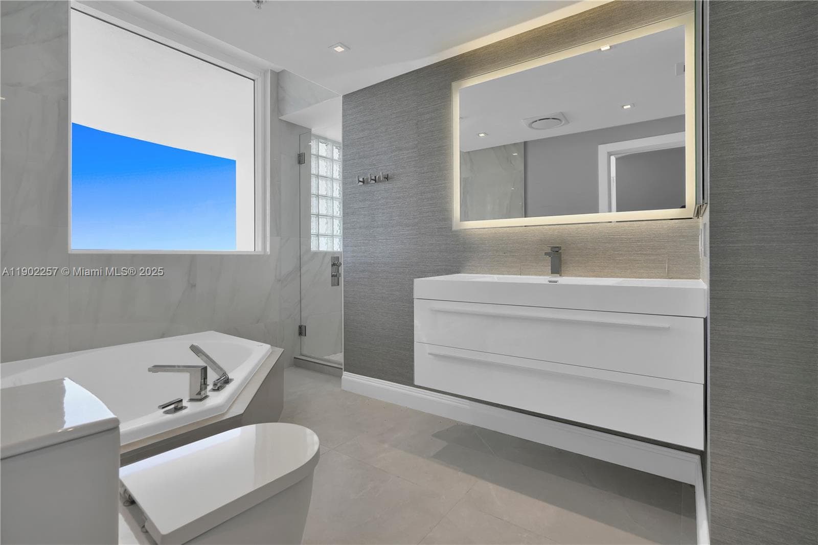 LA TOUR CONDO · #2101 in Miami Beach - Photo 33